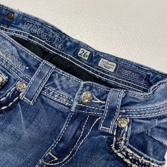 Miss Me Embellished Boot Cut Blue Jeans in LT 01C Size 26 VGUC - Picture 3 of 16